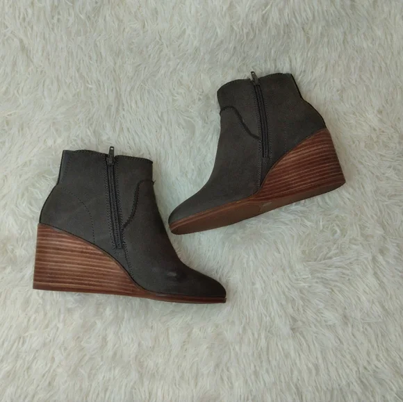 Lucky Brand Zanta Leather Wedge Pull On Ankle Booties Size 7.5 - Picture 10 of 12